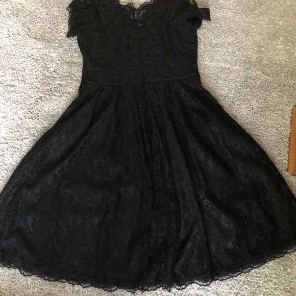 Dress - Picture 4 of 4